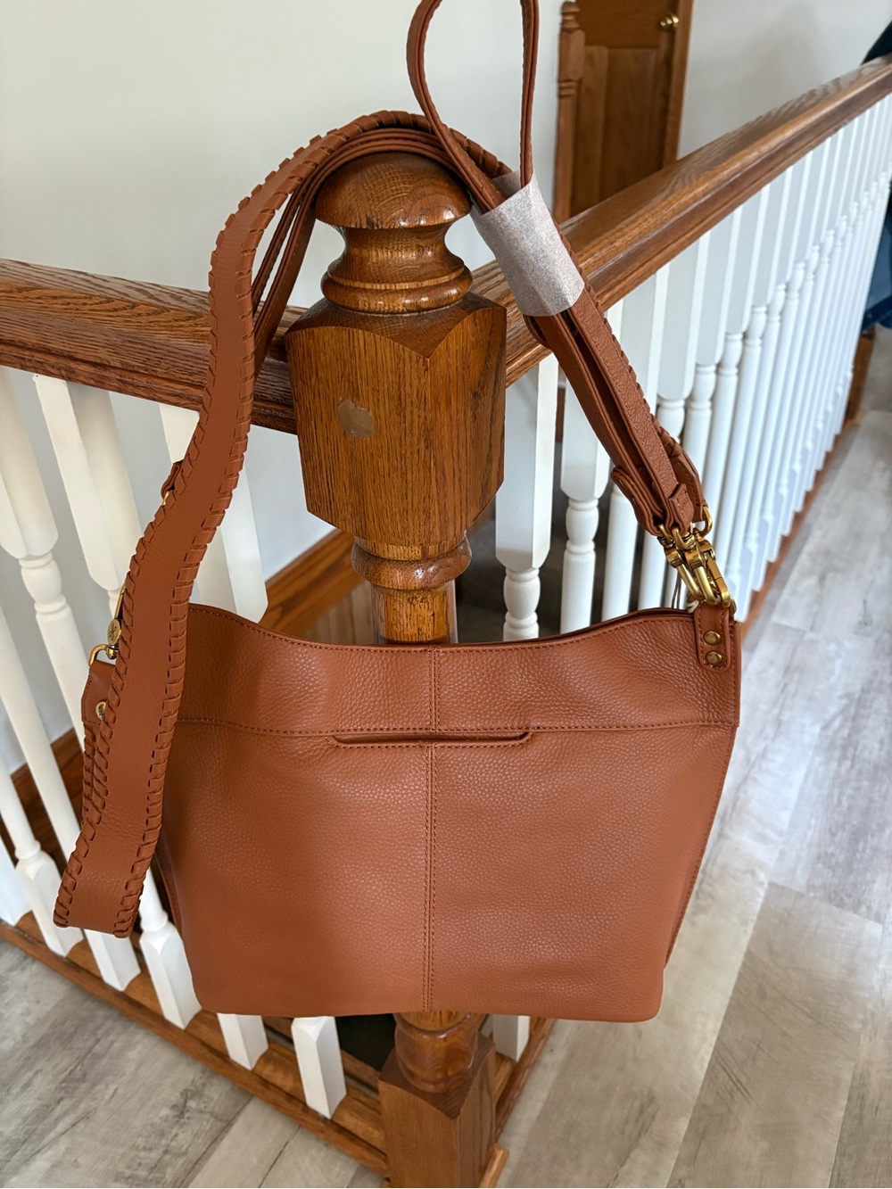 NWT HOBO Pier Shoulder Bag Warm Honey Leather & Whipstitch Guitar Strap $394 - Picture 3 of 10